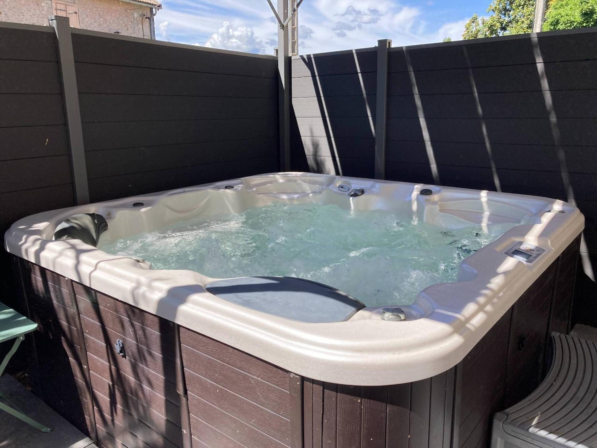 Location Appartement Des Pyrenees Borderes-sur-l'Echez Extérieur photo