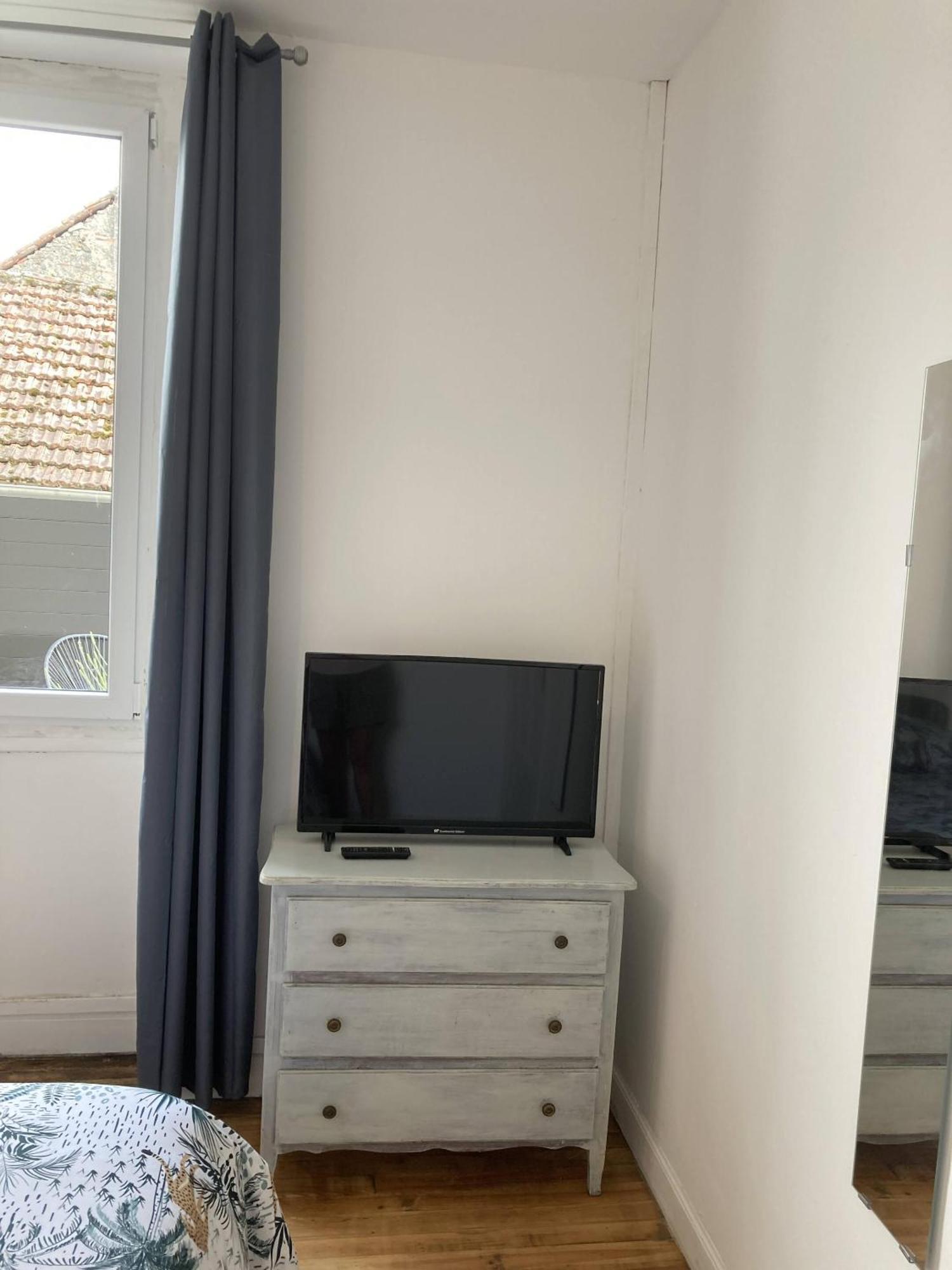 Location Appartement Des Pyrenees Borderes-sur-l'Echez Chambre photo