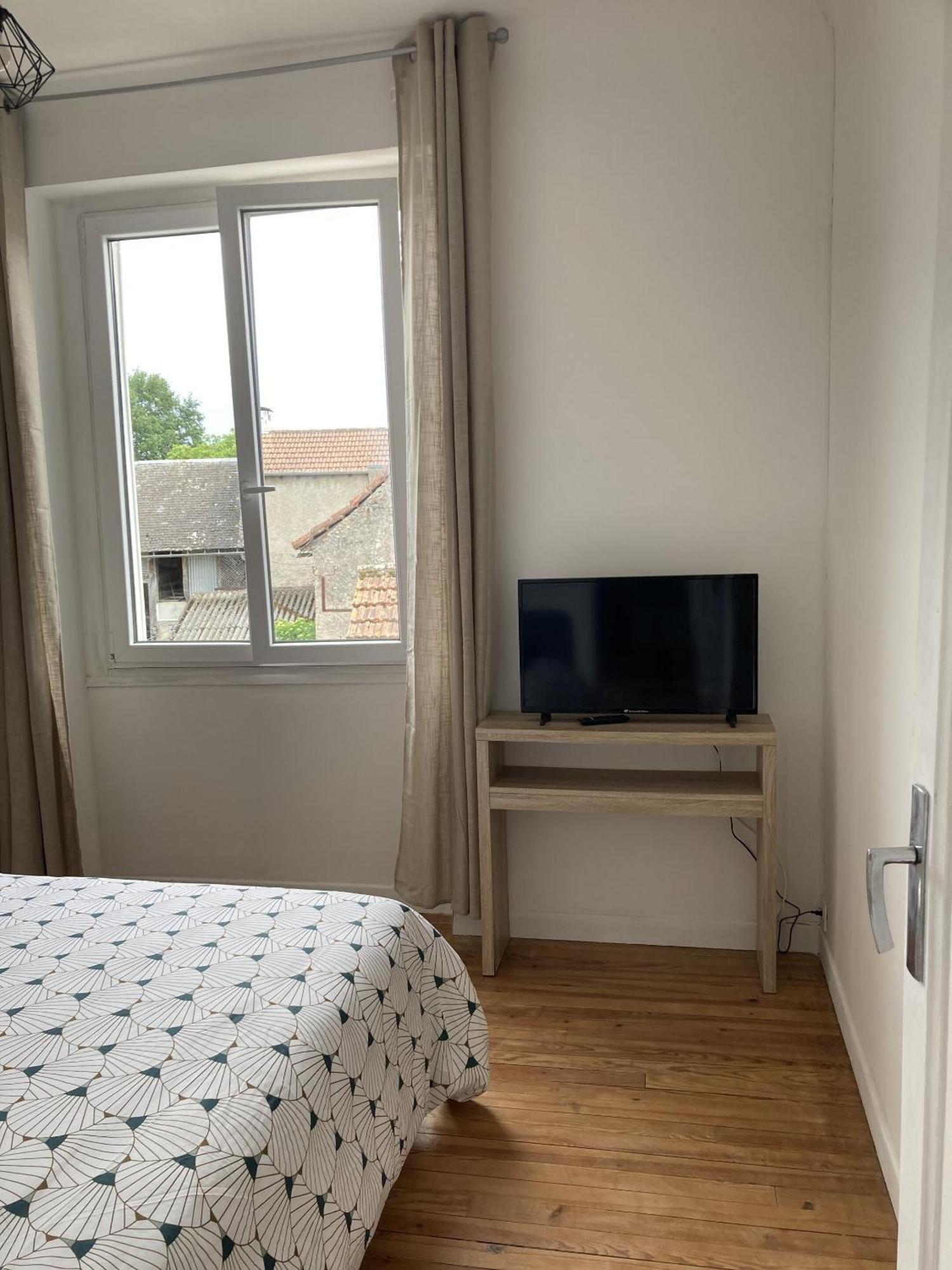 Location Appartement Des Pyrenees Borderes-sur-l'Echez Chambre photo