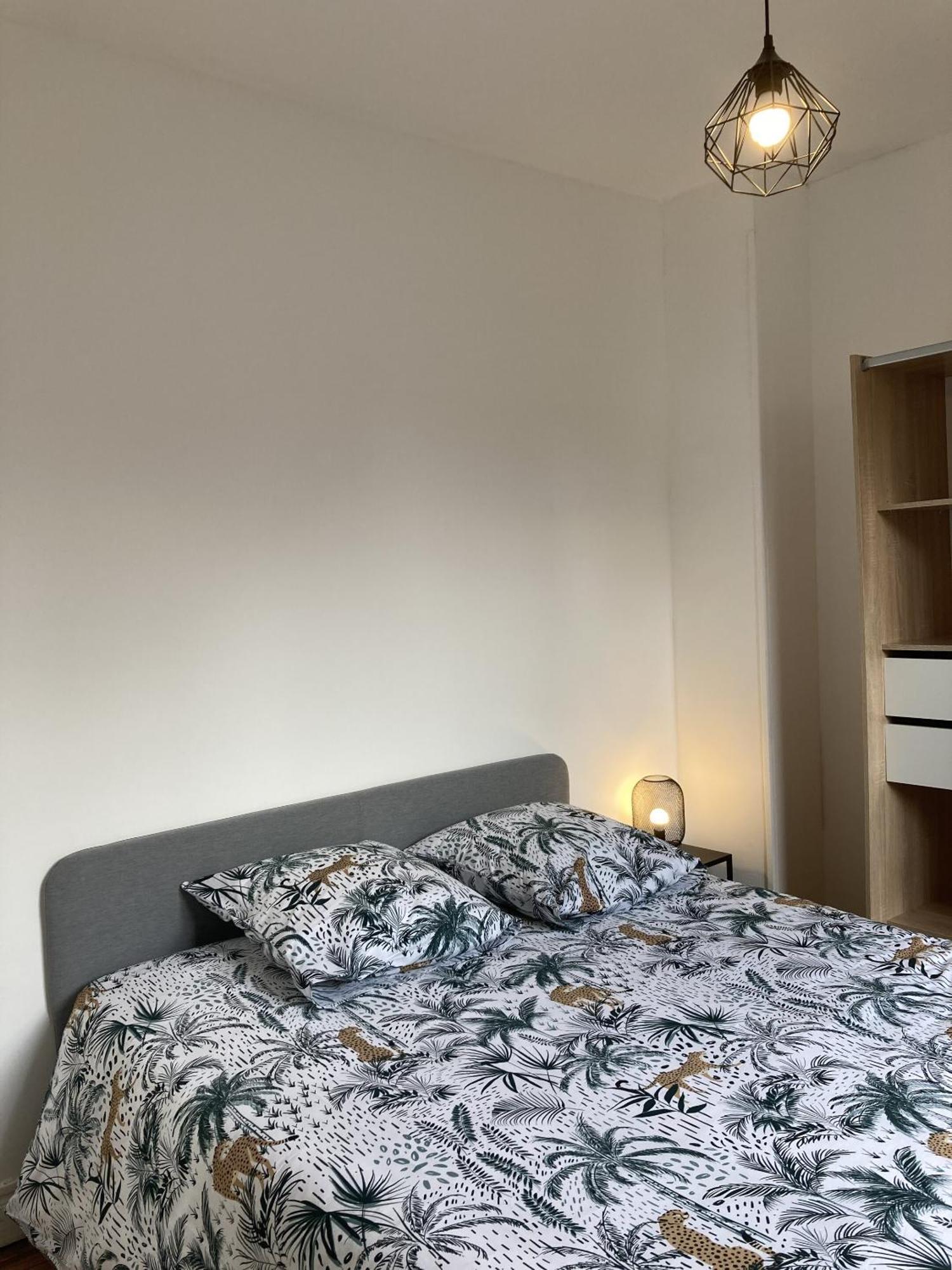 Location Appartement Des Pyrenees Borderes-sur-l'Echez Chambre photo
